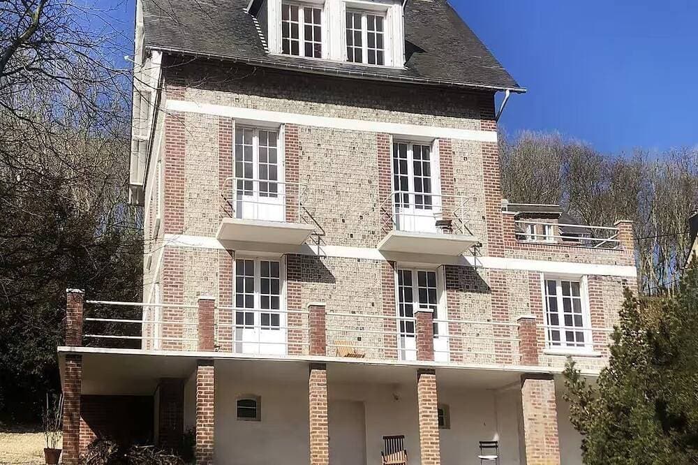 Seaside villa in Normandy, exceptional setting 1