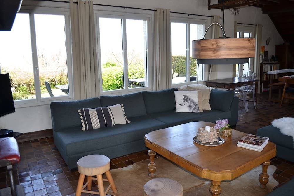 Foto 12 von 30: Charaktervolles Haus mit Terrassen und offenem Blick auf den Strand