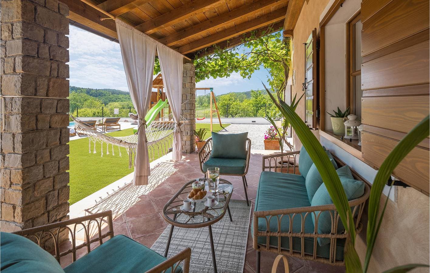 Foto 7 von 40: Charmante 2-Zimmer-Wohnung mit Terrasse, WLAN und Parkplatz in Roč