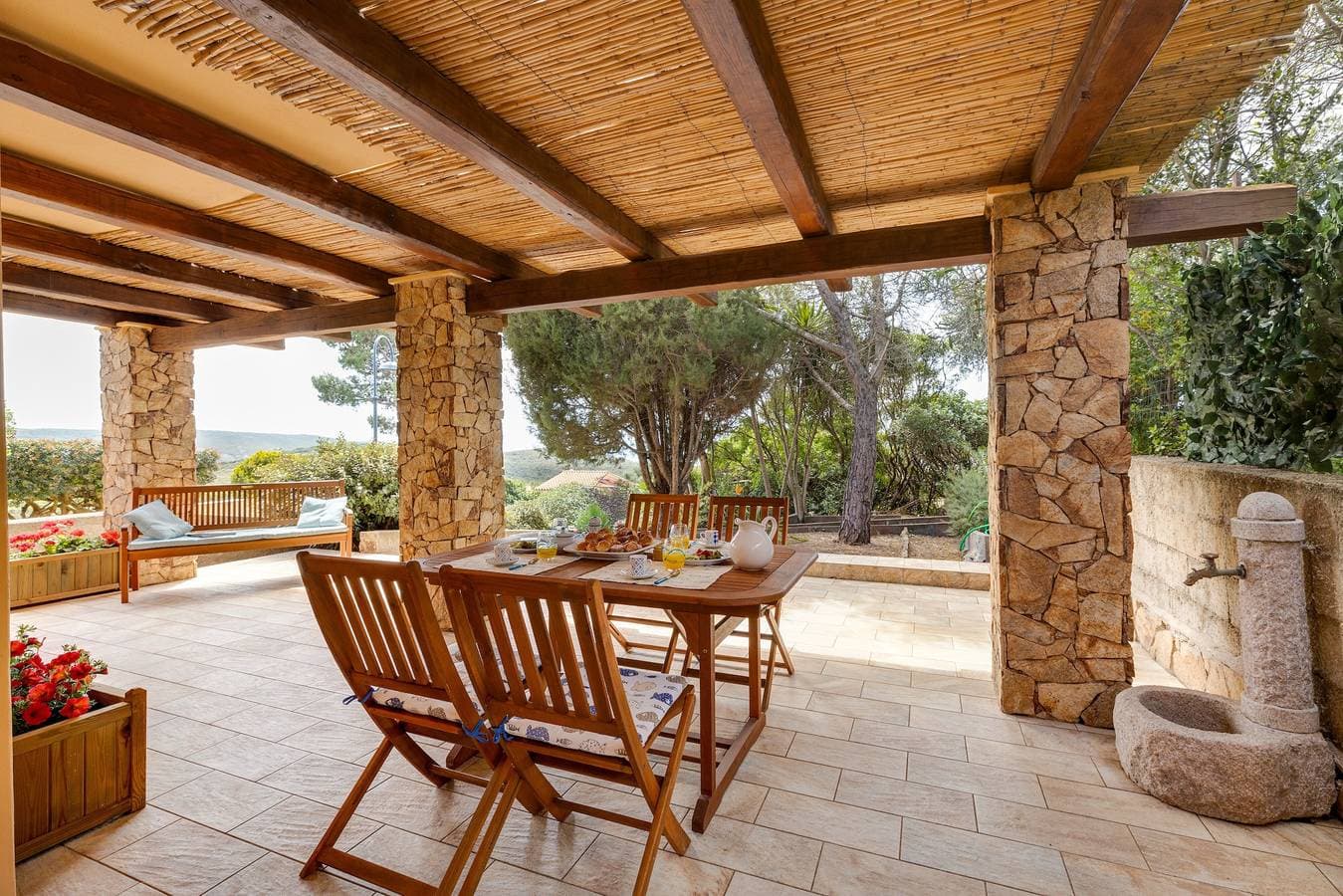 Foto 4 von 24: Ferienhaus 'Domu De Maria' mit Meerblick, privater Terrasse und Klimaanlage