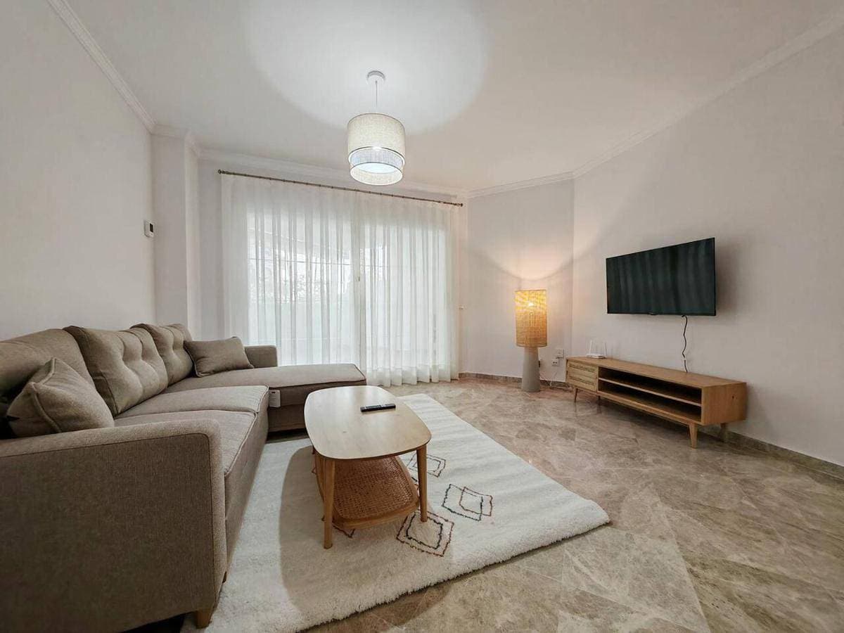 2-Bed Apartment in Calahonda Park, Walk to Beach 1