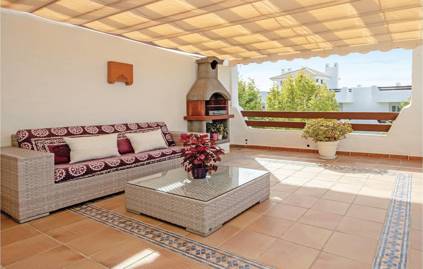 Foto 5 von 23: Oase am Strand: 74qm mit Parkplatz, Pool, Terrasse und Internet