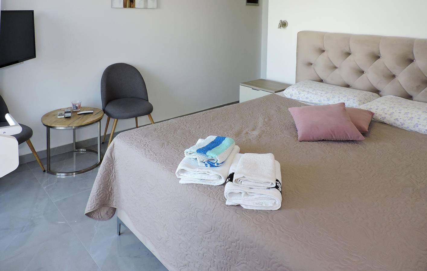 Foto 4 von 25: Apartment mit Meerblick, Terrasse, Parkplatz und WLAN in der Nähe des Strandes von Fažana