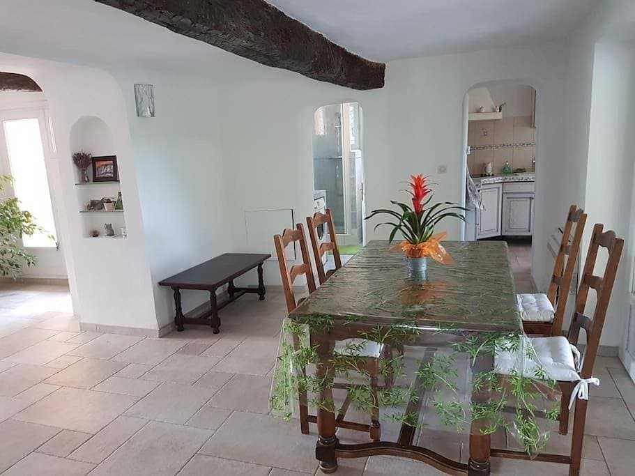 Foto 10 von 33: Three-Bedroom House