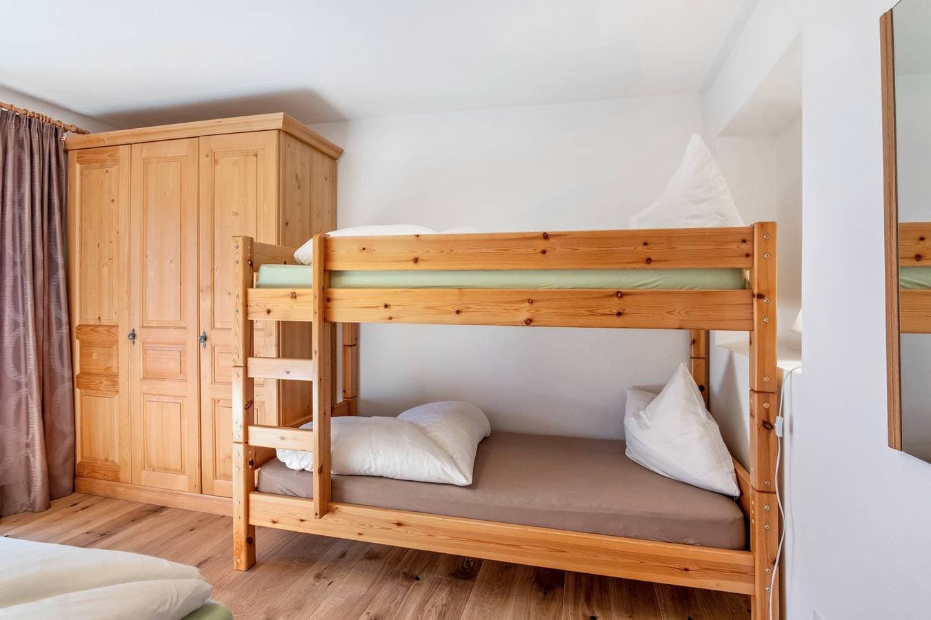 Foto 6 von 33: Gemütliche Ferienwohnung " Pixnerhof Golden" auf einem Bauernhof mit WLAN & Bergblick