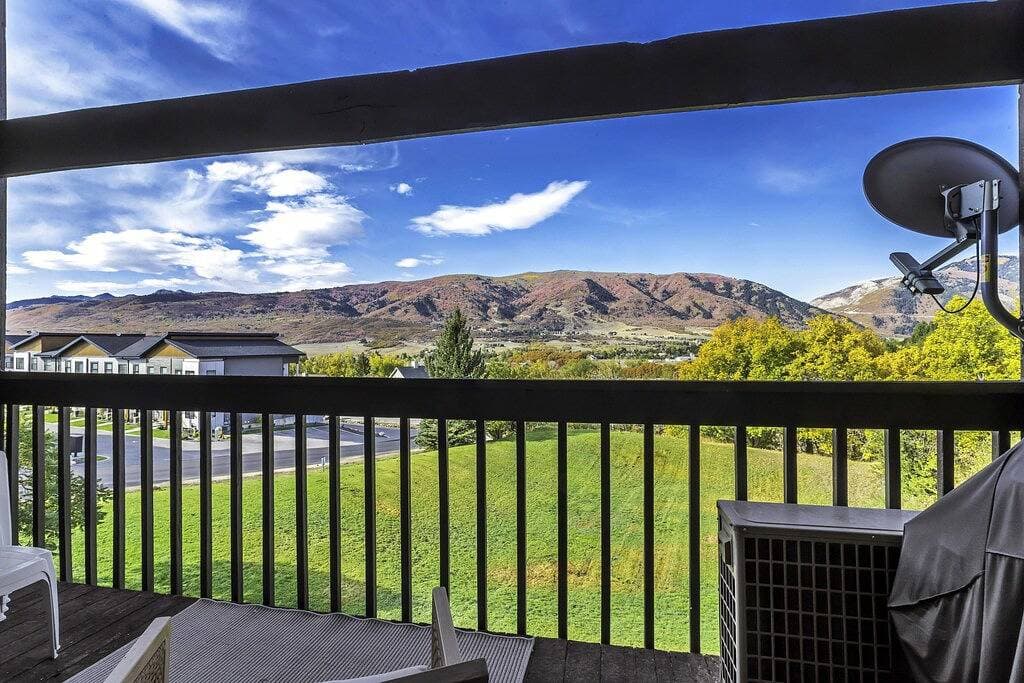 Foto 3 von 30: New remodeled Scandinavian theme Condo with Beautiful Mountain Views