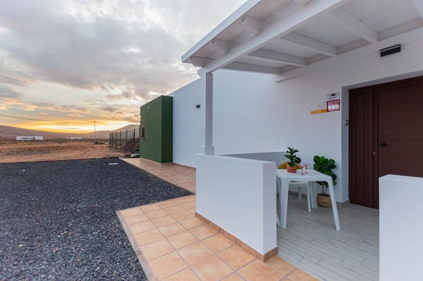 Foto 2 von 27: Ferienwohnung "Eclipse" mit Bergblick, Whirlpool, WLAN, Klimaanlage und Terrasse