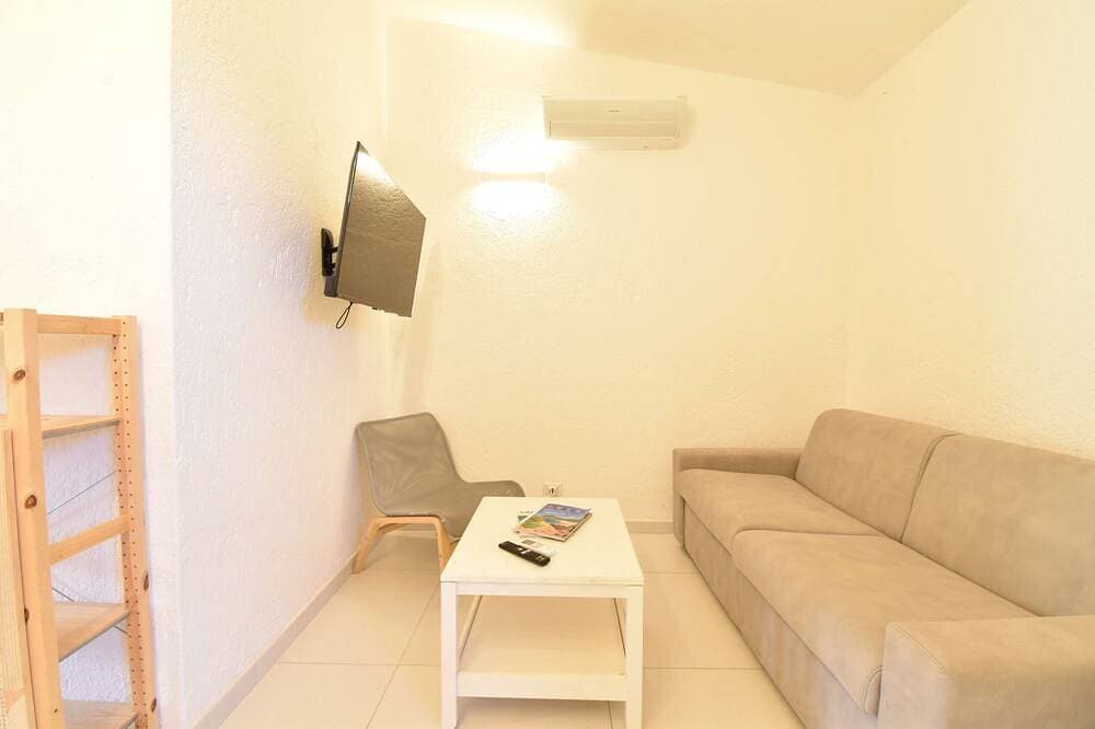 Foto 8 von 30: Cottage with wi-fi, a/c and fenced garden