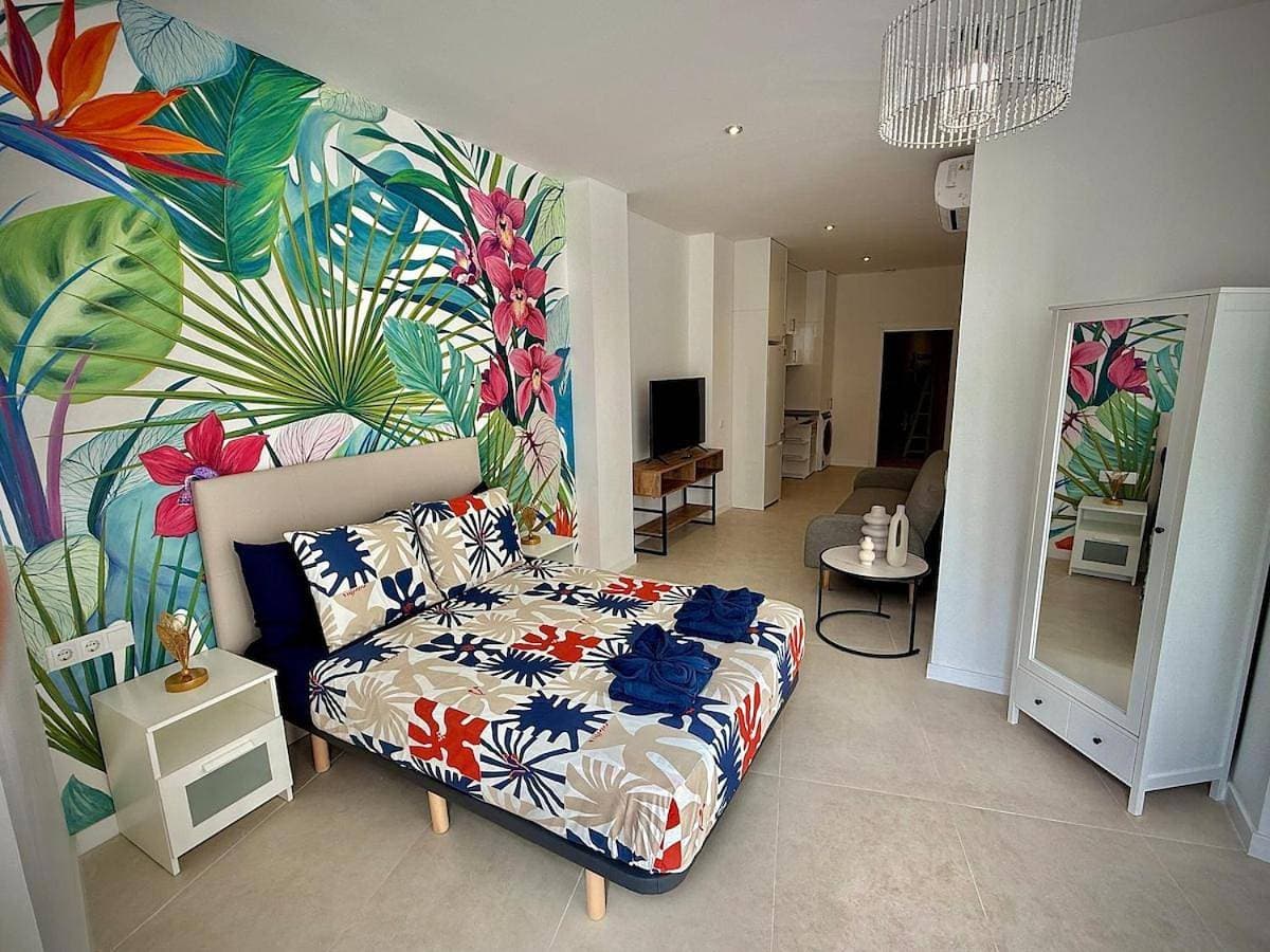 Glamour Suite1 next to the city center 1