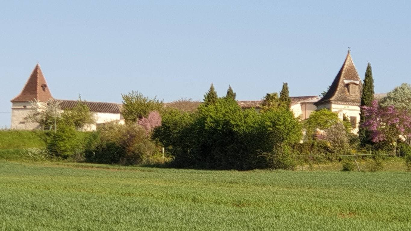 Foto 7 von 15: Ferienhaus „La Cabane du Vigneron“ mit Gemeinschaftspool, privater Terrasse & Klimaanlage