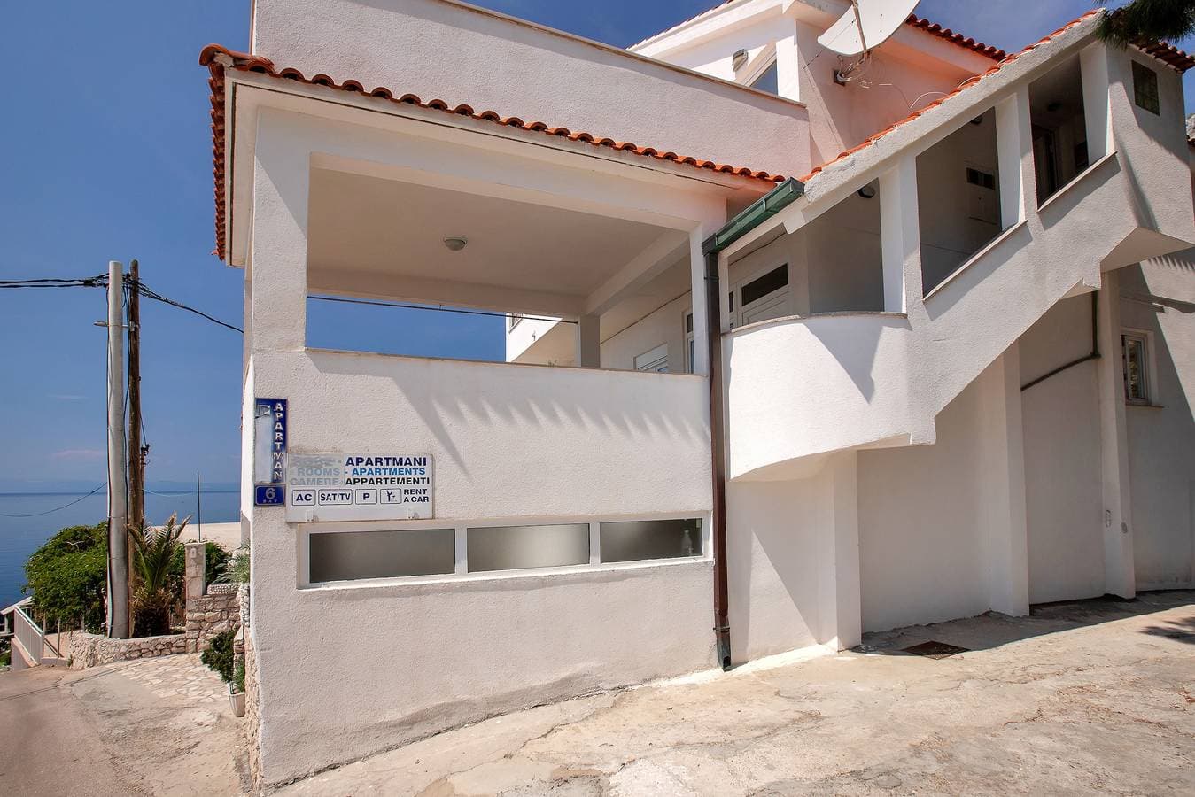Foto 6 von 24: Studio Appartement mit Balkon und Meerblick Drasnice, Makarska As-2581-a