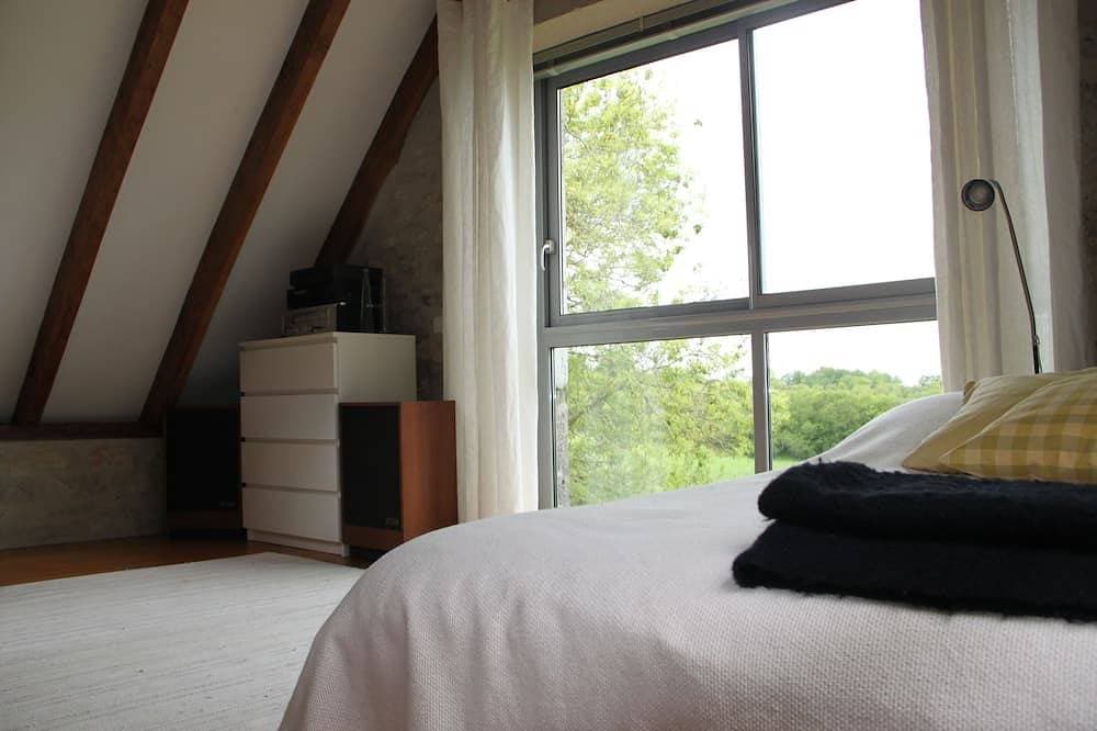 Foto 7 von 30: Eine authentische Scheune aus weißem Stein, renoviert für 4 Personen, mit Kamin