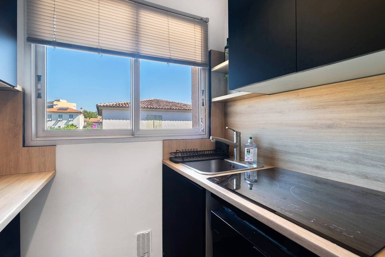 Foto 13 von 26: Studio-Apartment 'Les Jacinthes Proche Mer' mit Balkon, WLAN und Klimaanlage