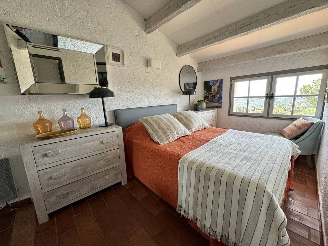 Foto 10 von 18: Mas mit 2 Schlafzimmern, Meerblick, Pool, WLAN