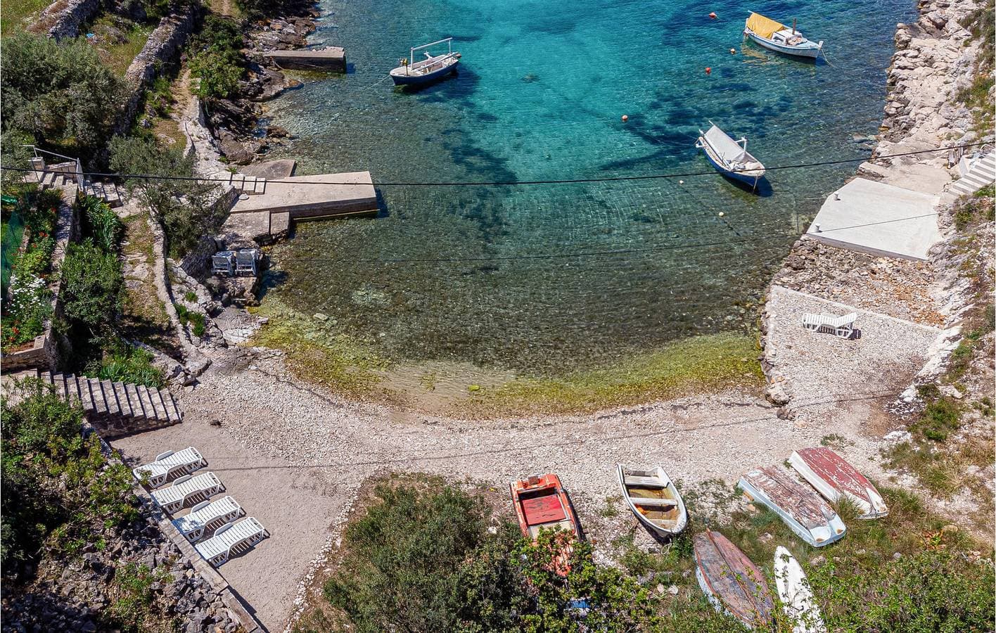 Foto 4 von 41: Seaside Retreat: Gemütliche Ferienwohnung mit Terrasse, Küche und kostenlosem Parkplatz