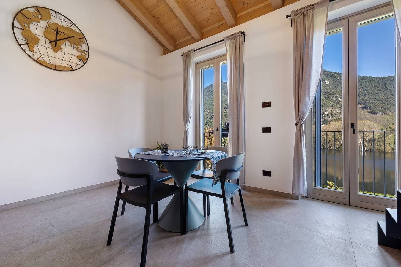 Foto 12 von 33: Ferienhaus 'Appartamento Indaco' mit Bergblick, privater Terrasse und Wi-Fi