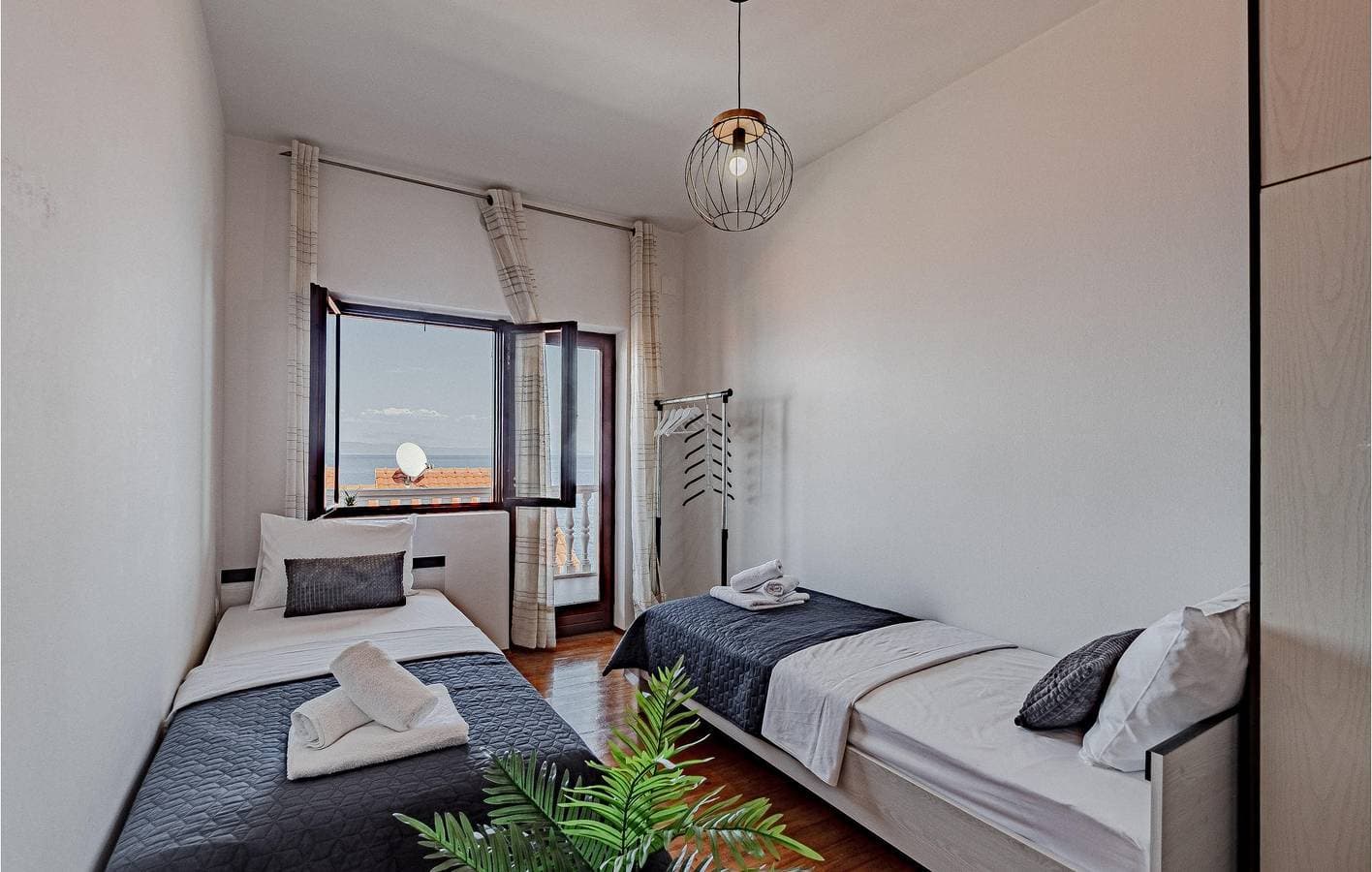 Foto 8 von 22: Charmantes Apartment mit einem Schlafzimmer, Meerblick, Terrasse und Parkplatz