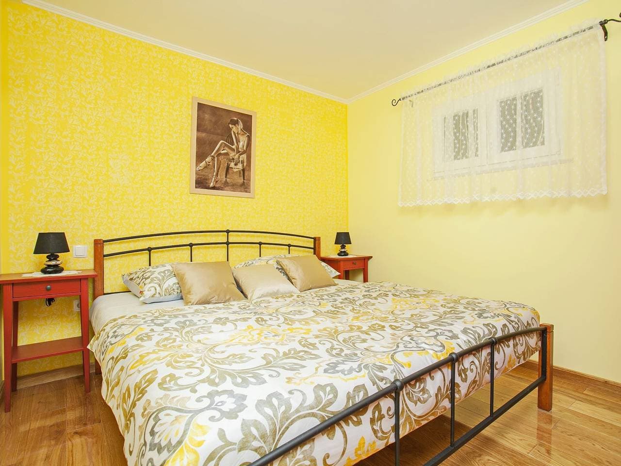 Foto 11 von 50: Stone House San Pelegrin-Two Bedroom Holiday Home with Terrace and Sea View