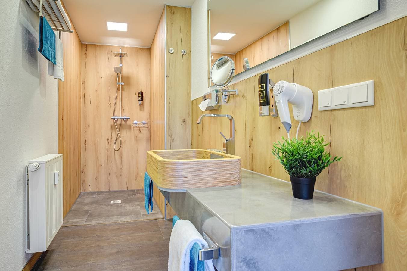 Foto 3 von 18: Luxus Hostel Rabe - Doppelzimmer (20-34 qm)
