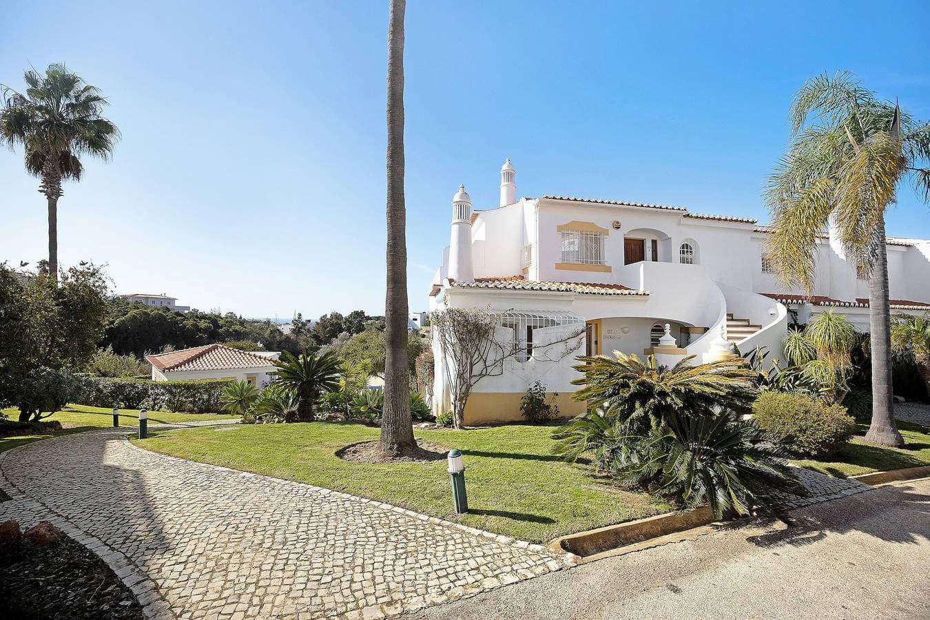 Foto 4 von 37: Ferienhaus "Primavera" mit Meerblick, Pool, WLAN, A/C, Terrassen & Garten
