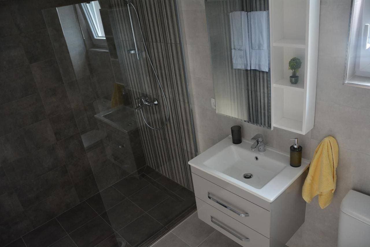 Foto 8 von 17: Double Room with Private Bathroom