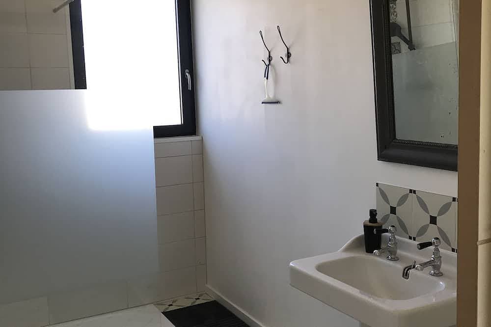 Foto 9 von 30: Haus 150 m vom Strand mit privatem Kino, Sauna und Hammam