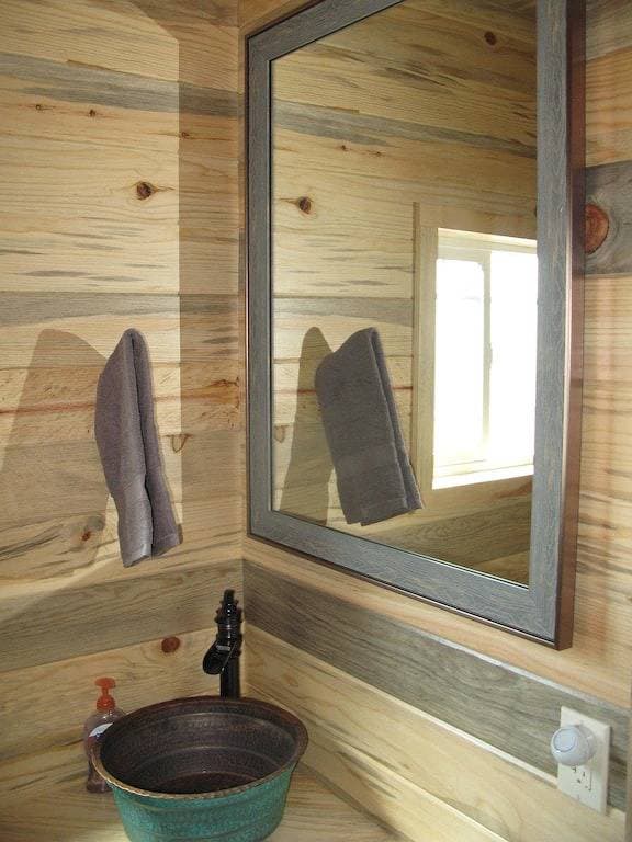 Foto 12 von 24: Gemütlich, privat - zentral zu vielen Nationalparks! Parkplatz für Atv-Anhänger.