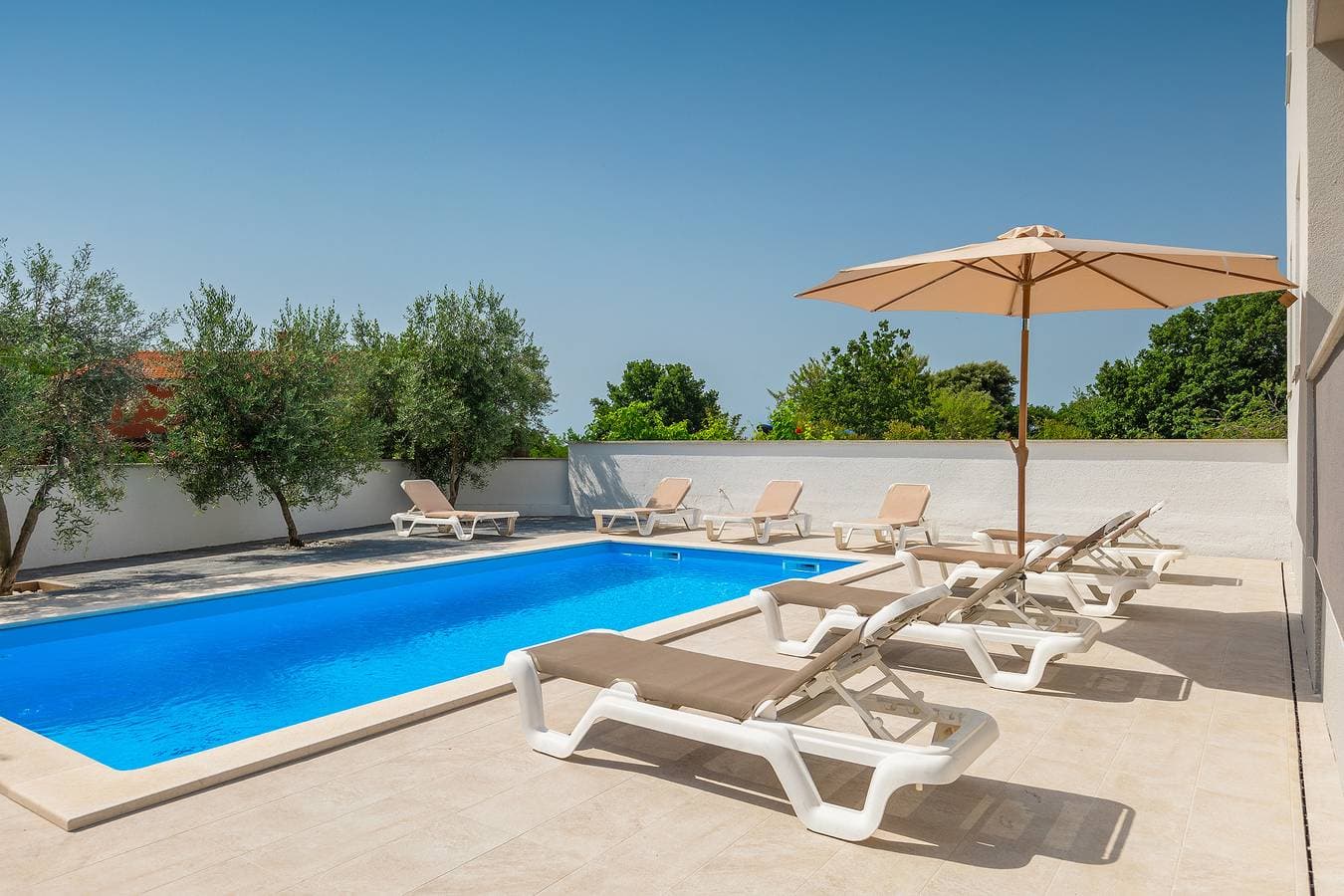 Foto 4 von 35: Ferienwohnung für 2 Personen mit Pool