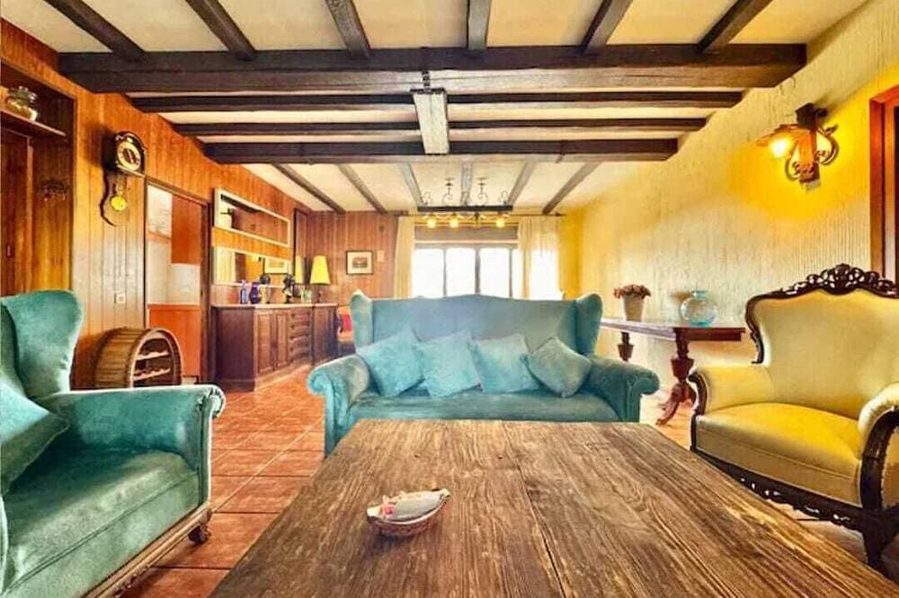 Foto 11 von 30: 7picos-the house in Galapagar. Villa with swimming pool, ideal for family vacations.