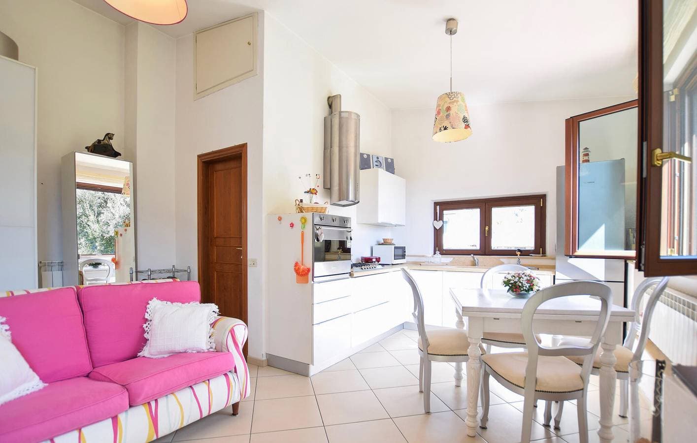 Foto 6 von 15: Gemütlicher urbaner Rückzugsort: AC, Kabel-TV, Parkplatz, WiFi - Camaiore