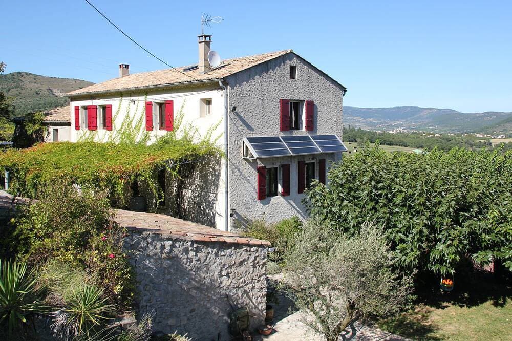 Schönes großes Einfamilienhaus mit Pool in der Ardèche 1