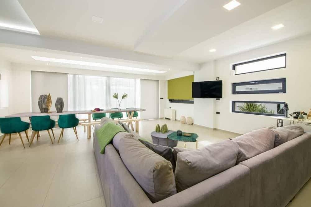 Foto 13 von 30: Alyona Villa | Private Pool, Garden & Playground