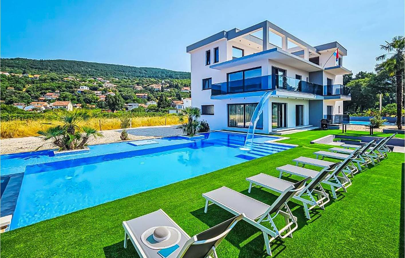Foto 10 von 40: Ferienhaus für 14 Personen mit Pool