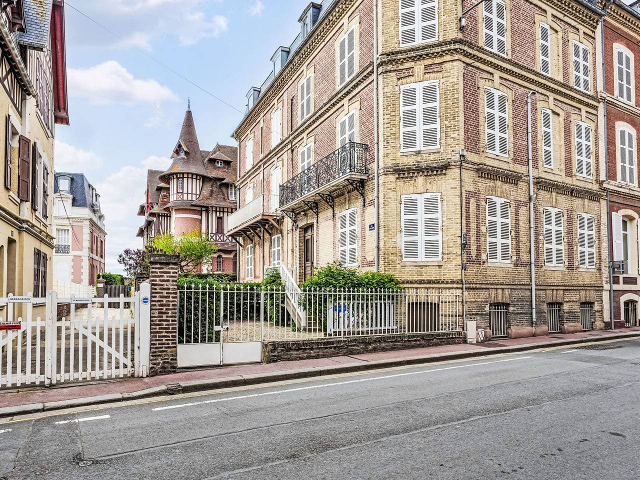 Trouville-sur-mer: Kleine, schöne Villa La Chapelle 1