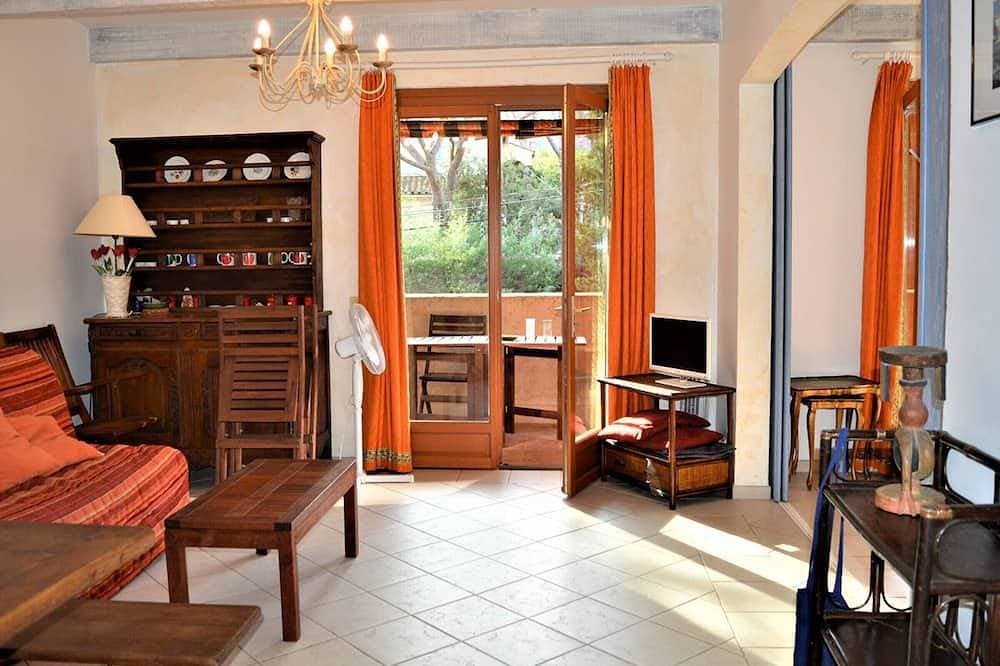Foto 5 von 12: Appartement Komfortabel in Strandnähe für 6 Personen, La Croix-Valmer, Parkplatz & Balkon