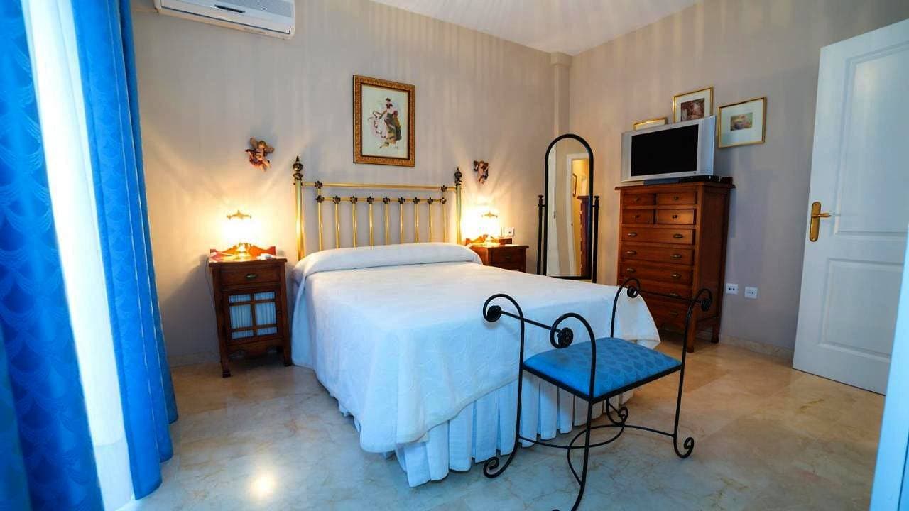 Foto 4 von 33: Two-Bedroom Apartment