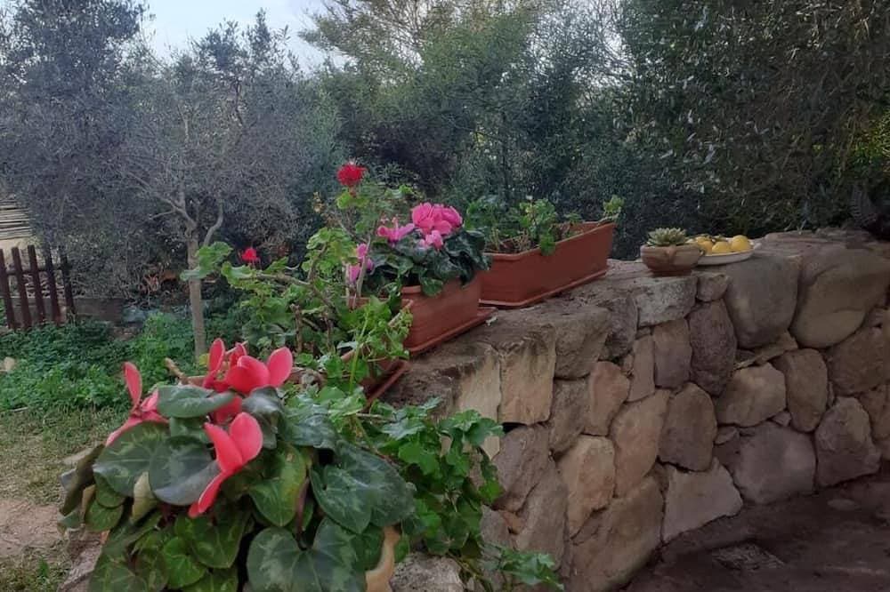 Foto 12 von 30: Studio B & B in einer Zweifamilienvilla mit Garten und Parkplatz