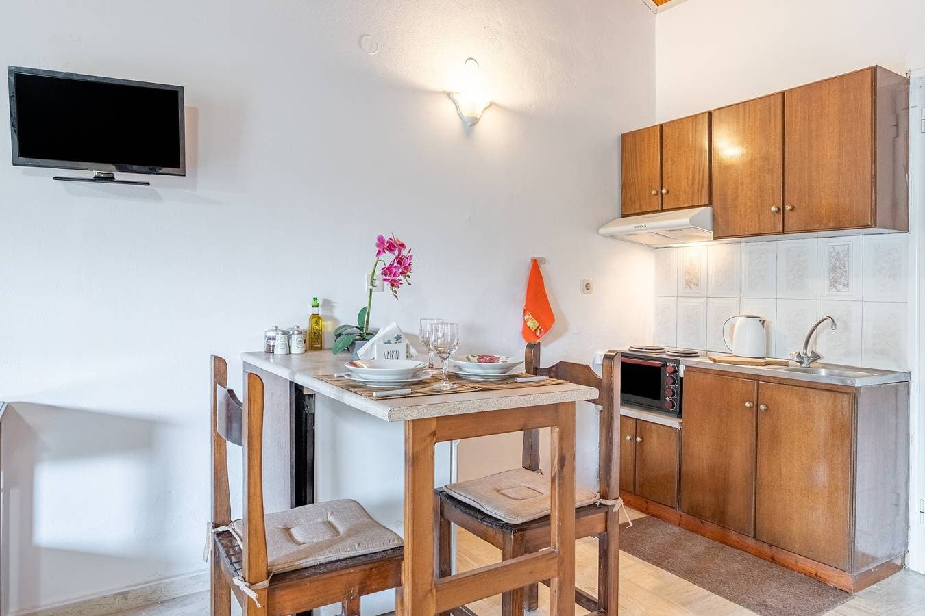 Foto 7 von 22: Studio-Apartment 'Theodoros' mit Gemeinschaftsgarten, WLAN und Klimaanlage