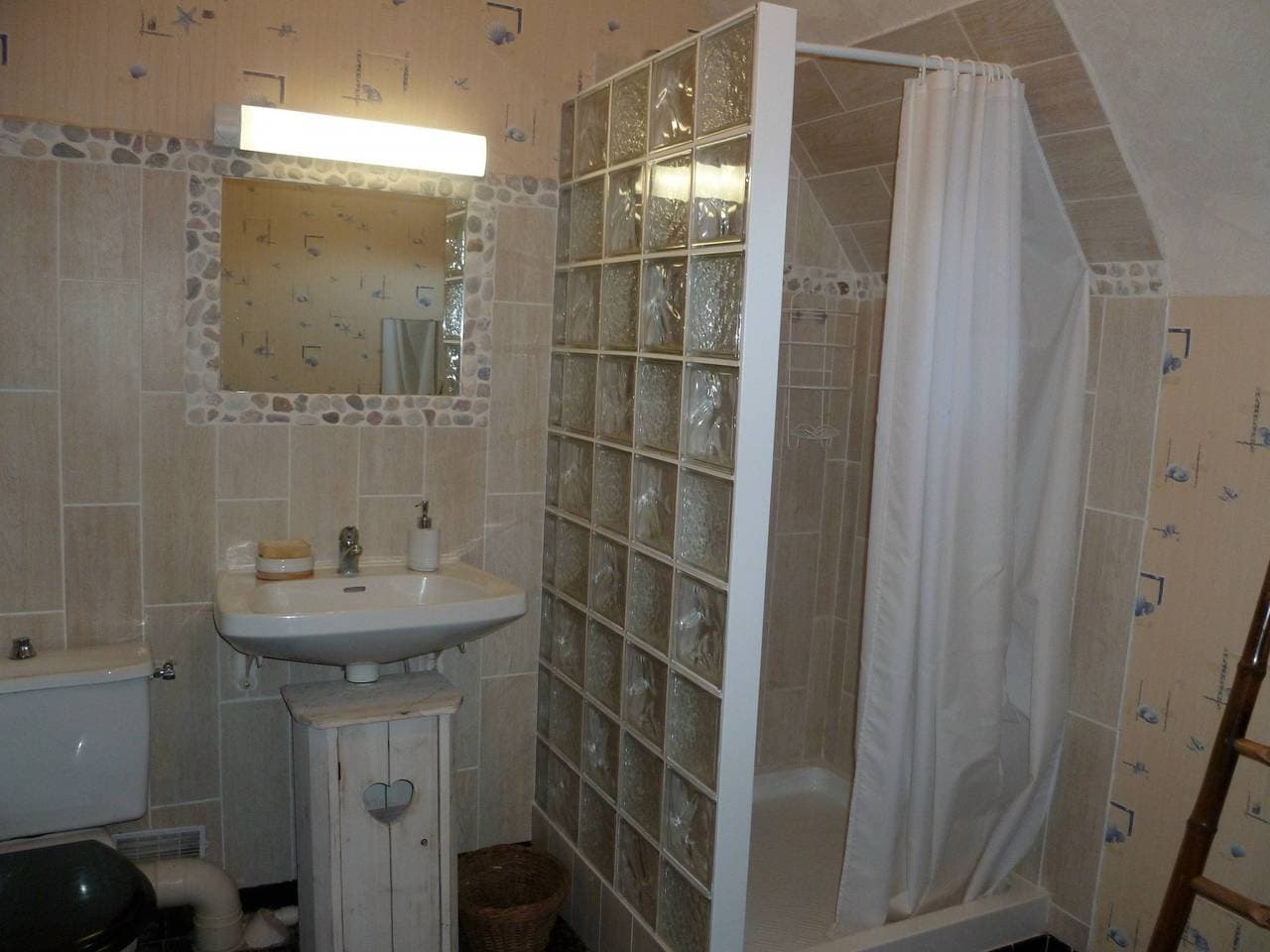 Foto 13 von 36: Unabhängiges Haus 5 Schlafzimmer mit Garten - Haustiere Willkommen