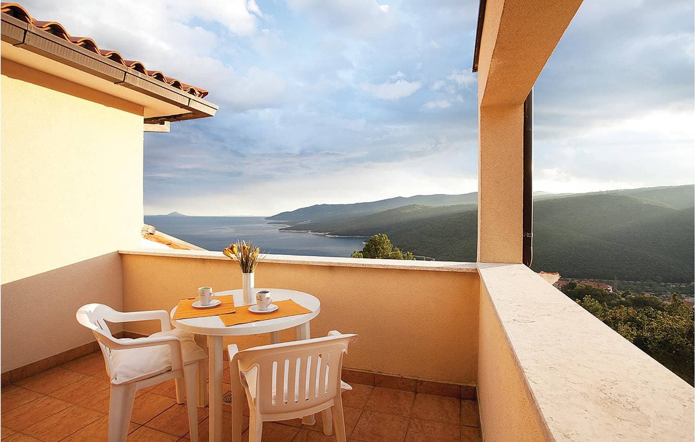 Foto 3 von 19: Gemütliche Ferienwohnung mit Terrasse, WLAN und 600 m zum Strand