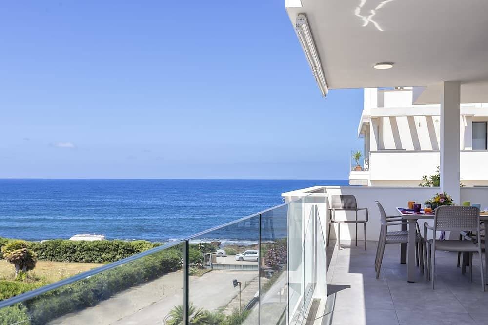 Apartment with breathtaking views of the sea in Alghero 1