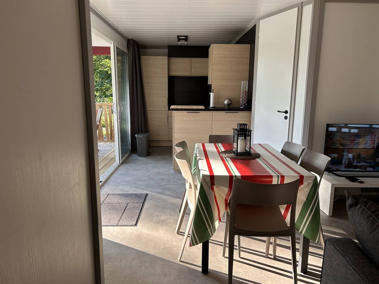 Foto 5 von 20: Charmantes Chalet mit Spa in Hasparren, 50 m², Gemeinschaftspool