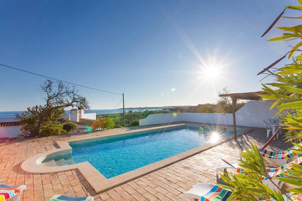 Villa mit eigenem Pool und Meerblick 1