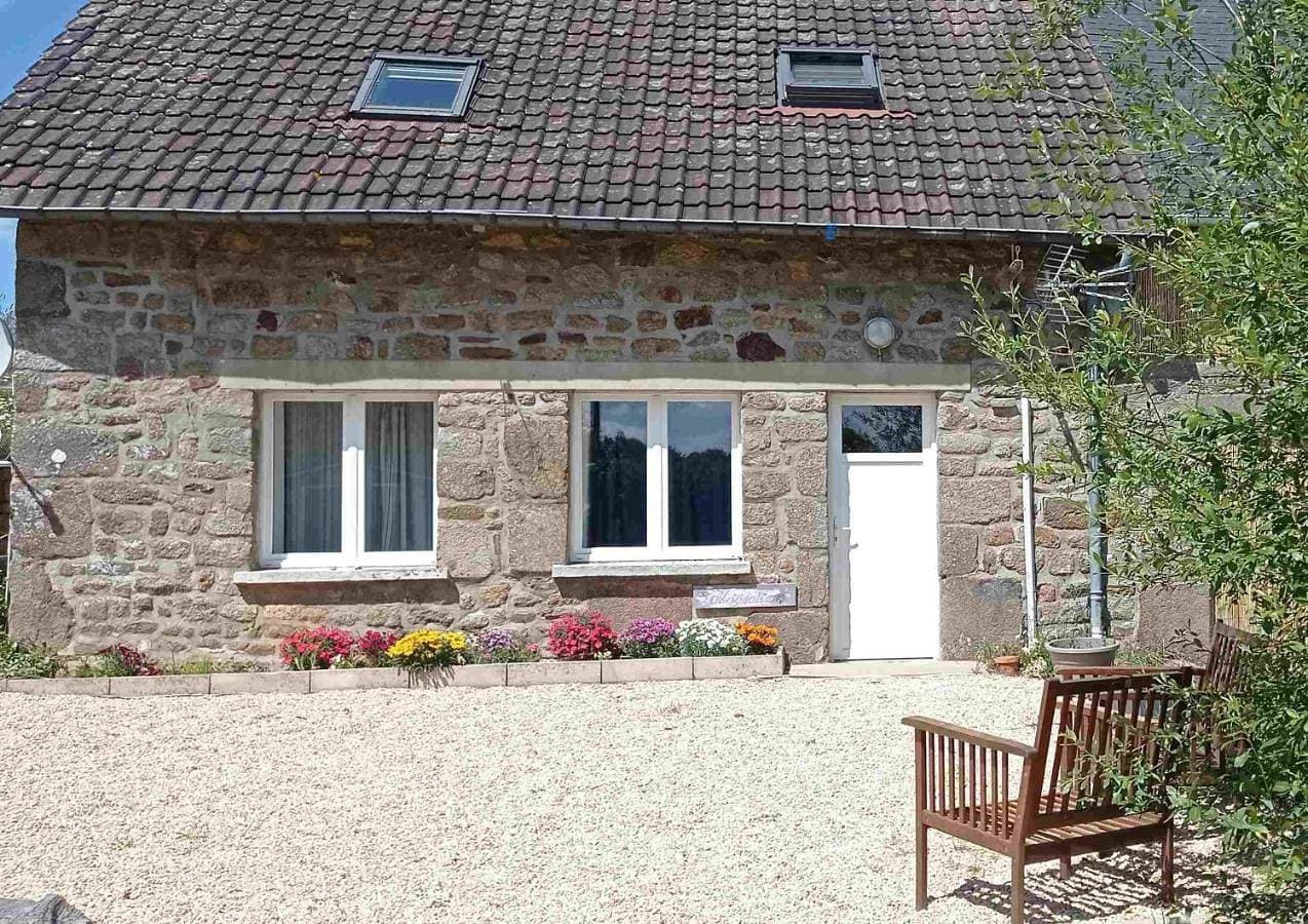 Magnolia - Cozy 3 star Cottage with heated pool and hot tub 1