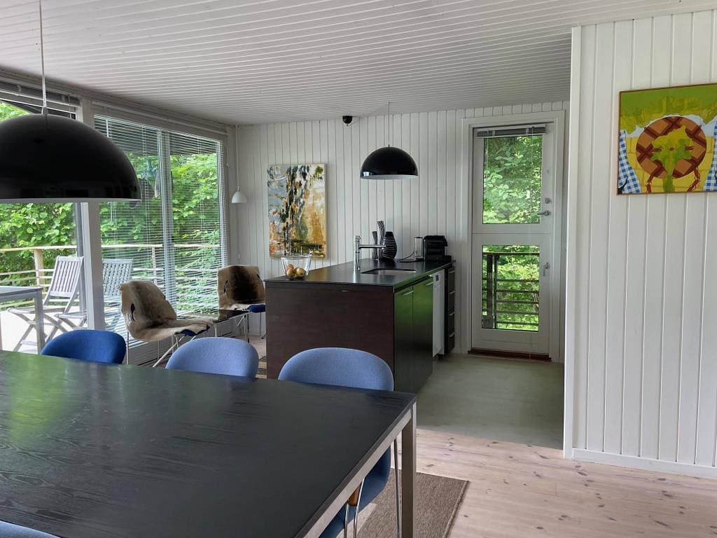 Foto 13 von 22: Ferienhaus auf hohem Naturgrund mit Blick auf Wald- und Naturlandschaft bei Femmøller