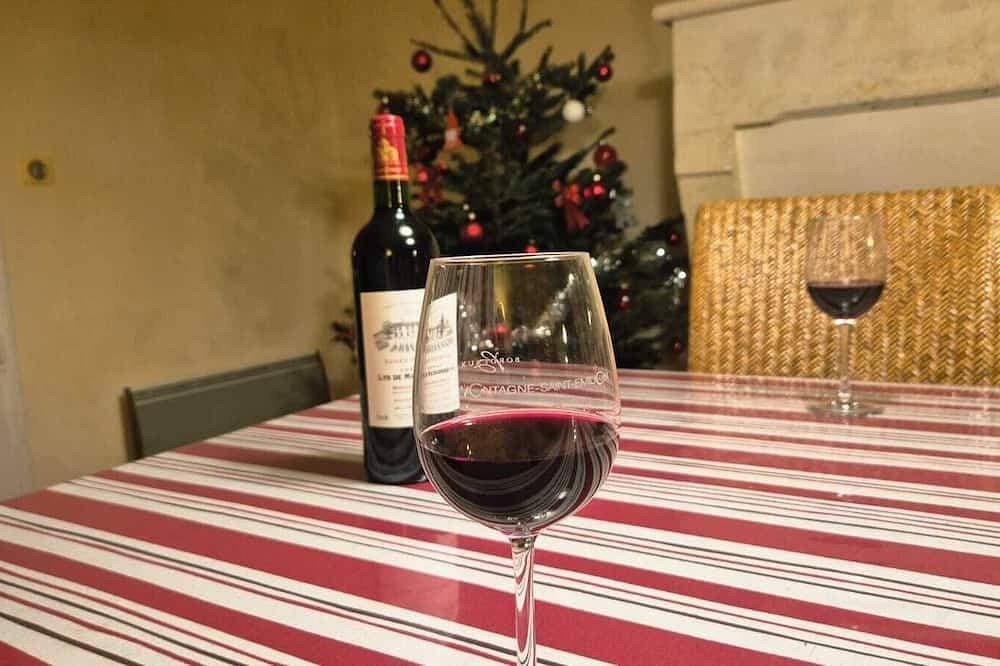 Foto 9 von 27: Renovated Stone House with Garden in the Heart of the Saint-Émilion Vineyards