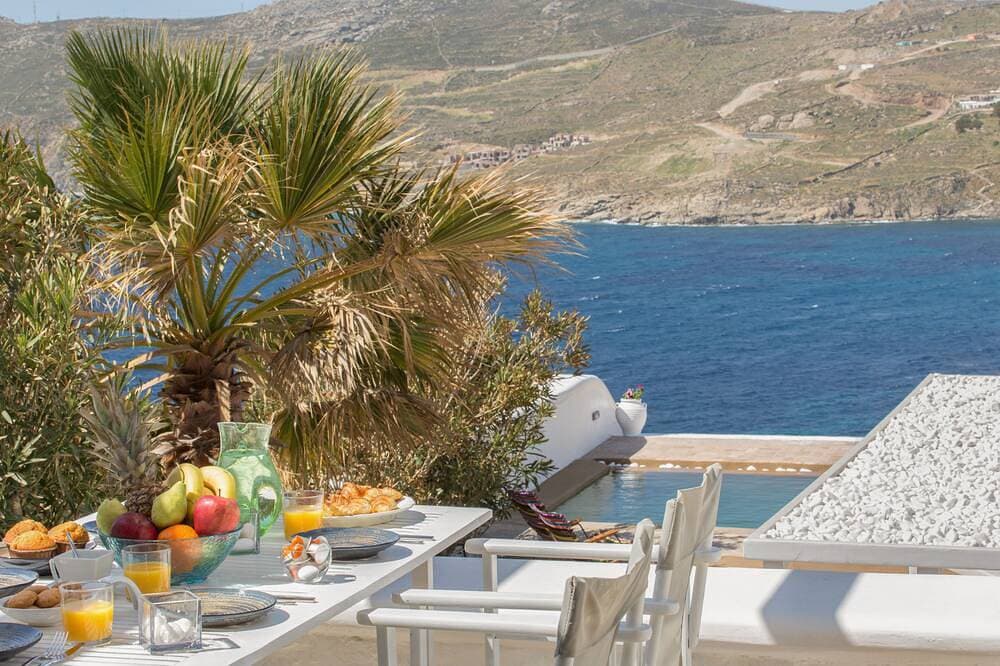 Foto 12 von 30: An elegant Villa with infinity pool and a breathtaking sea view