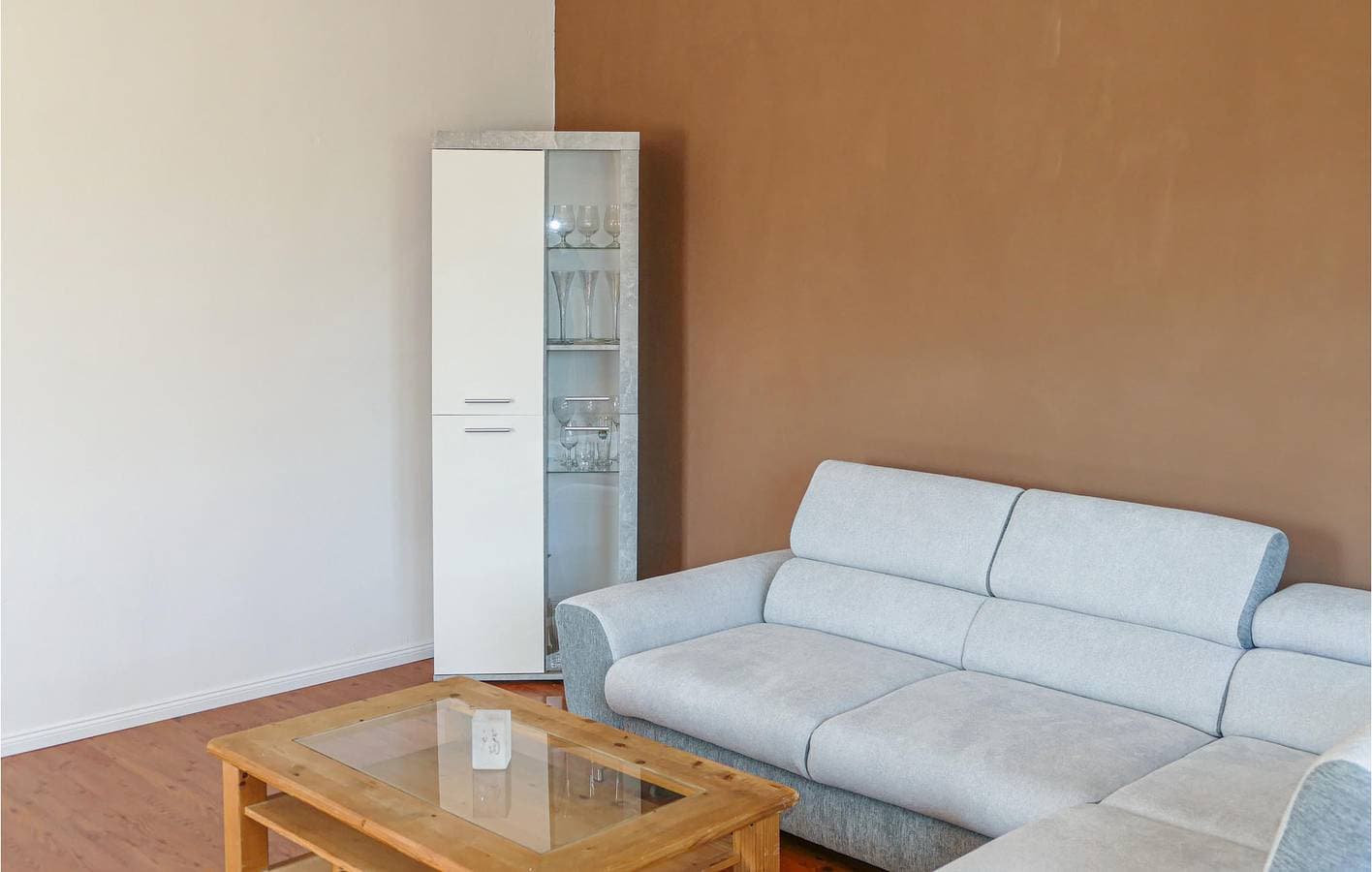 Foto 7 von 14: Sonnige Terrassenwohnung mit Parkplatz und Garten