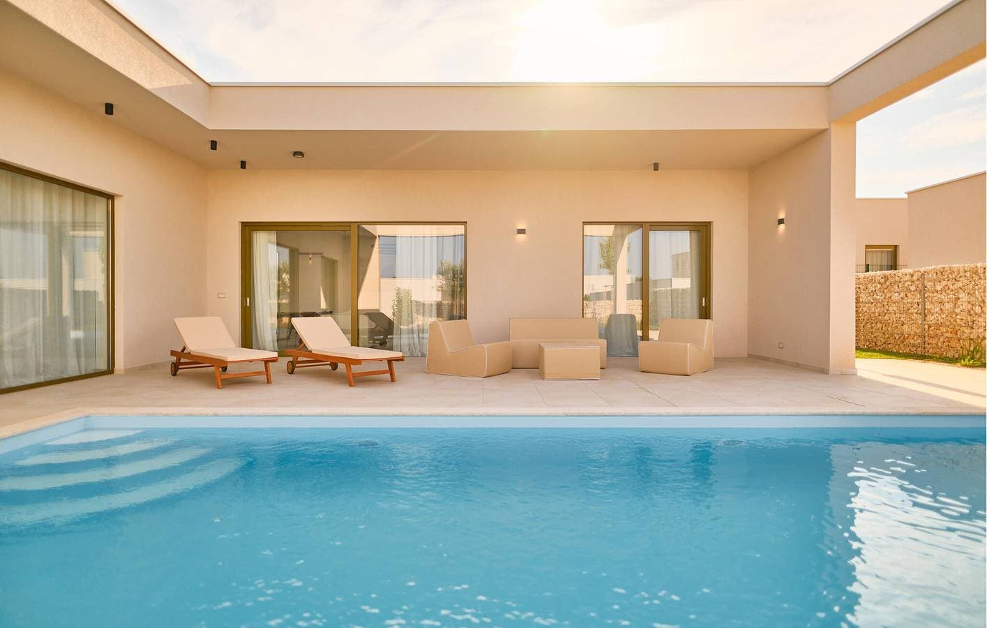 Foto 7 von 33: Geräumige 2-Zimmer-Wohnung mit Pool, WLAN und 2 km Entfernung zum Strand