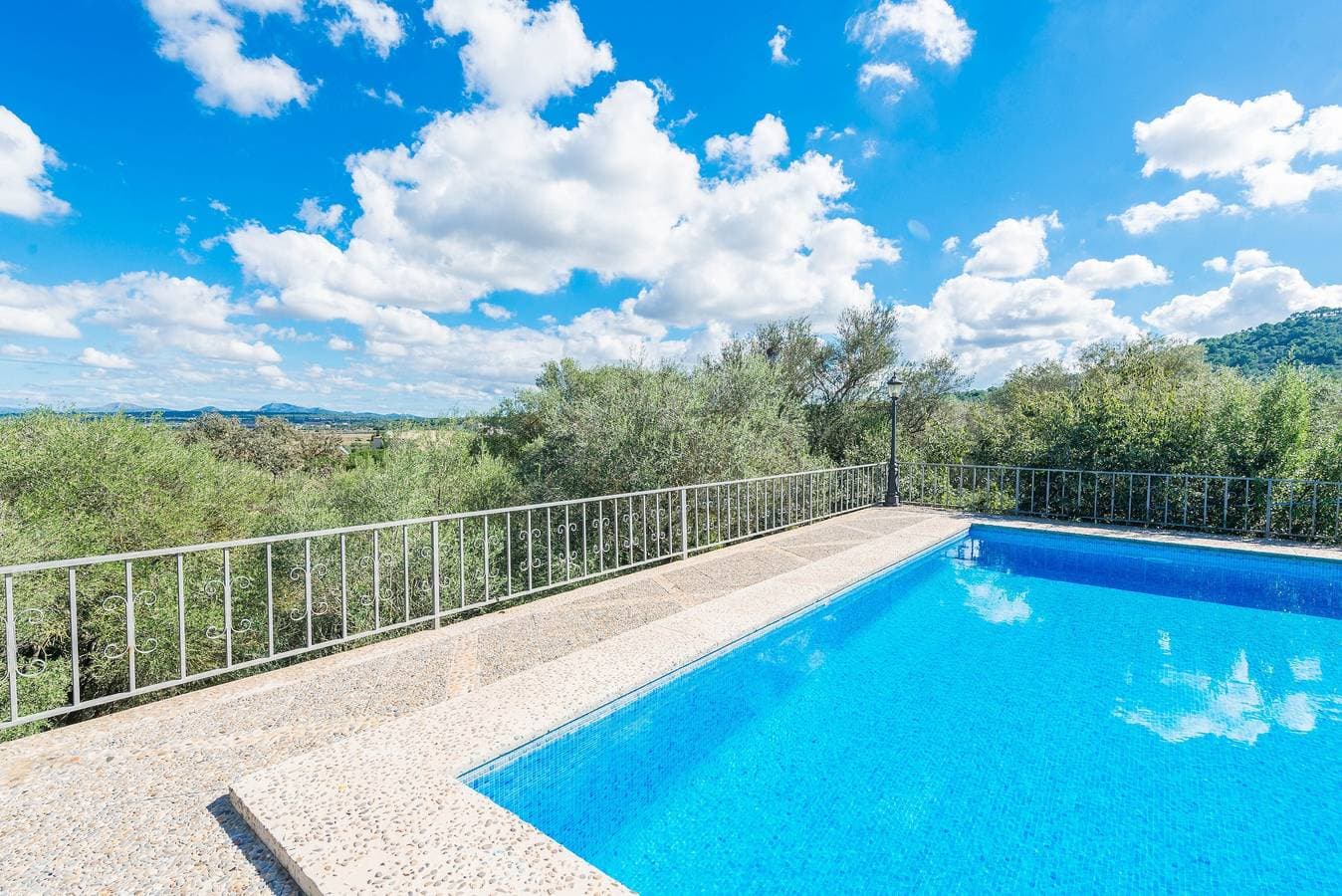 Foto 8 von 38: Villa "Son Perxa" mit Pool und Garten